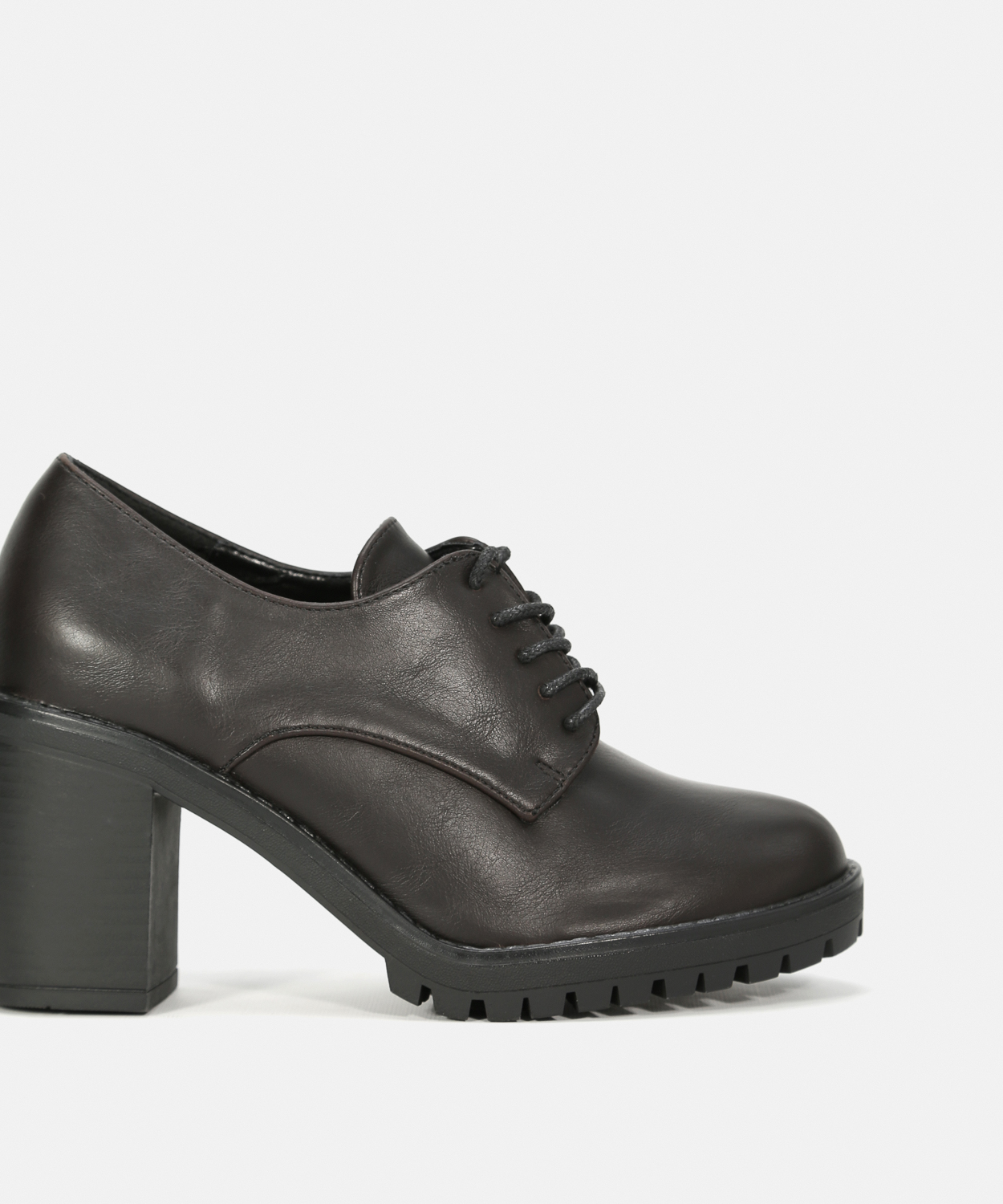 Sapatos salto cordão image number null